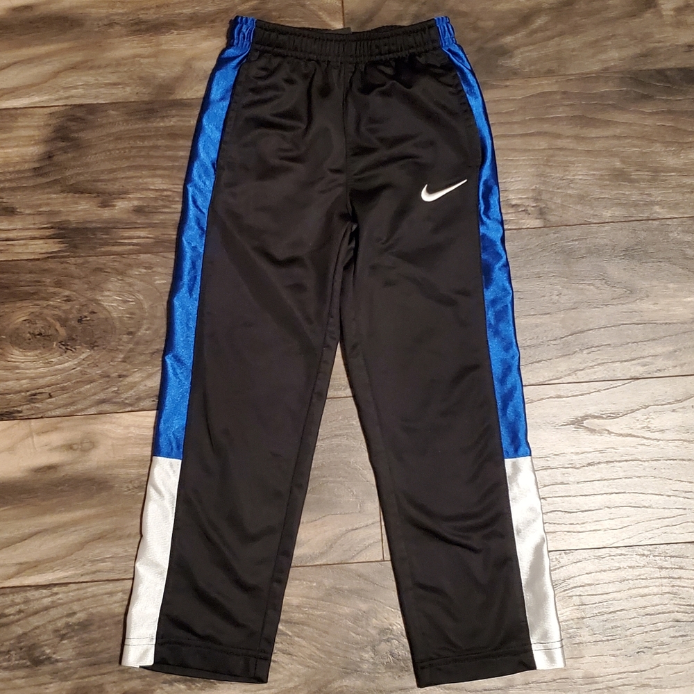 Kids Nike Sweatpants. Size Small 4/5
